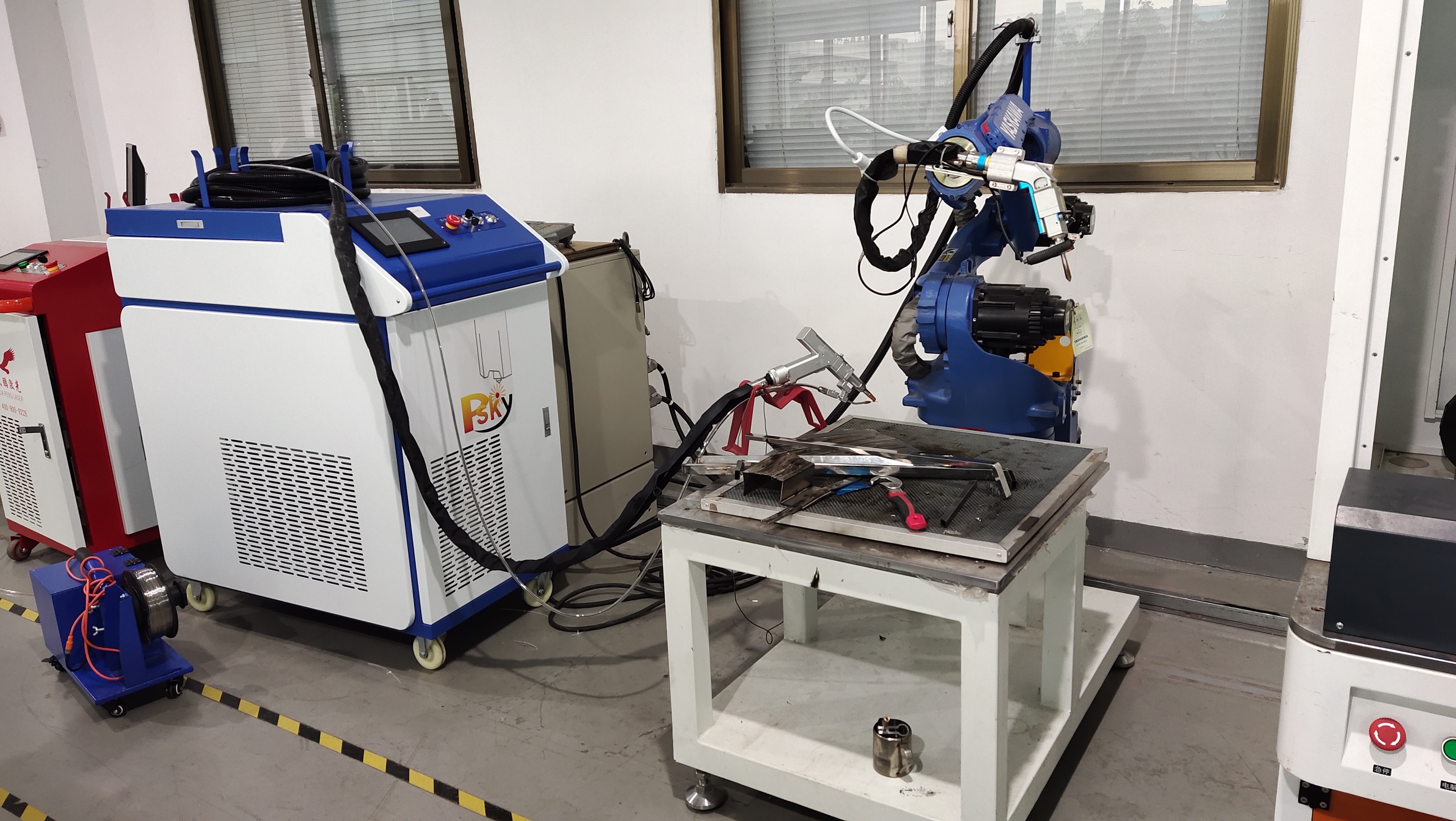 robot fiber laser welding machine