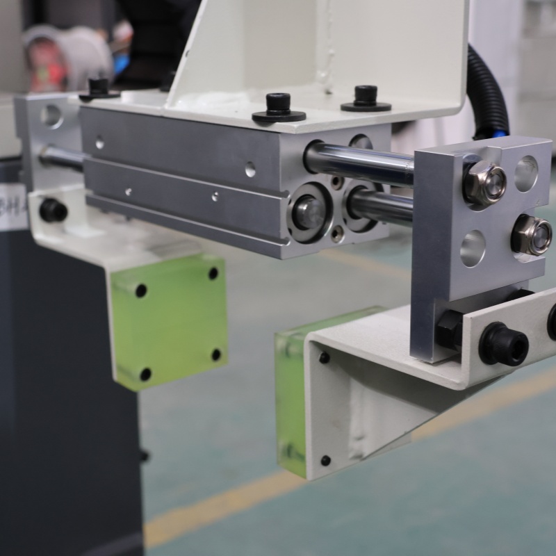 1500-3000W Zero Tailing Laser Tube Cutting Machine