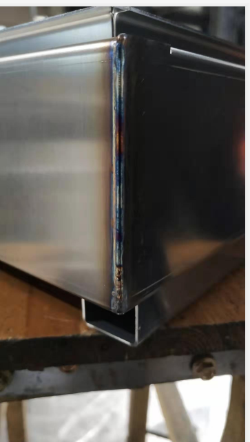 1500W Handheld Laser Welding Machine for Stainless Steel Railings Fabrication