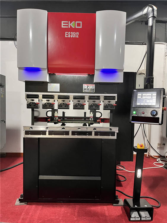 ES3512 35ton 1200mm 6 axis CNC Press Brake for Sheet metal