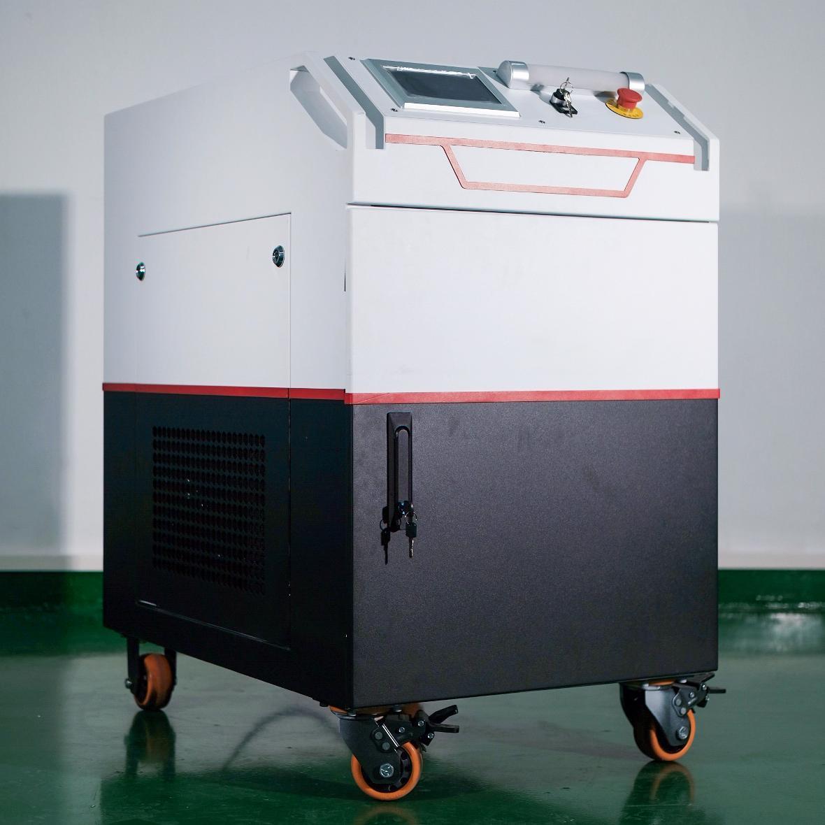 Water Cooled Portable pulse laser cleaning rust removal machine 300w for oxide removal